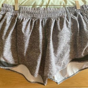 Lululemon Hotty Hot Short II *Long 4"
Heather Lux Multi Black